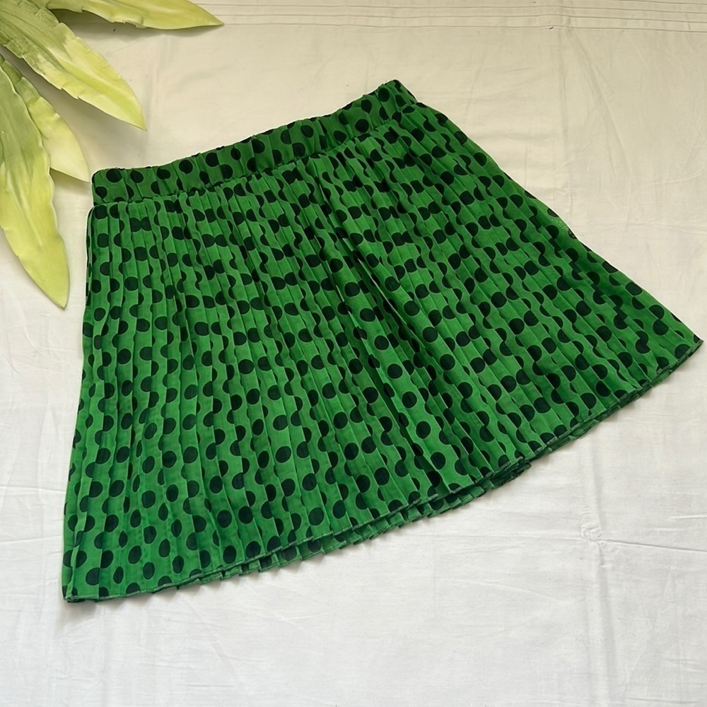 Nwt Seductions Pleated Mini Skirt